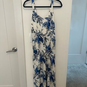 41 Hawthorn Floral Blue and White Dress with Pockets